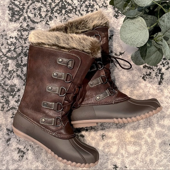 Yuu Shoes Nwot Yuu Fiona Tall Laceup Faux Fur Duck Boots Poshmark